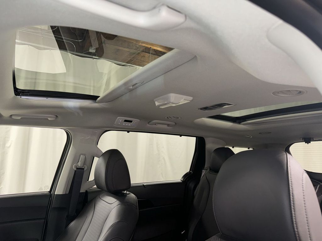 new 2025 Kia Carnival car, priced at $47,386