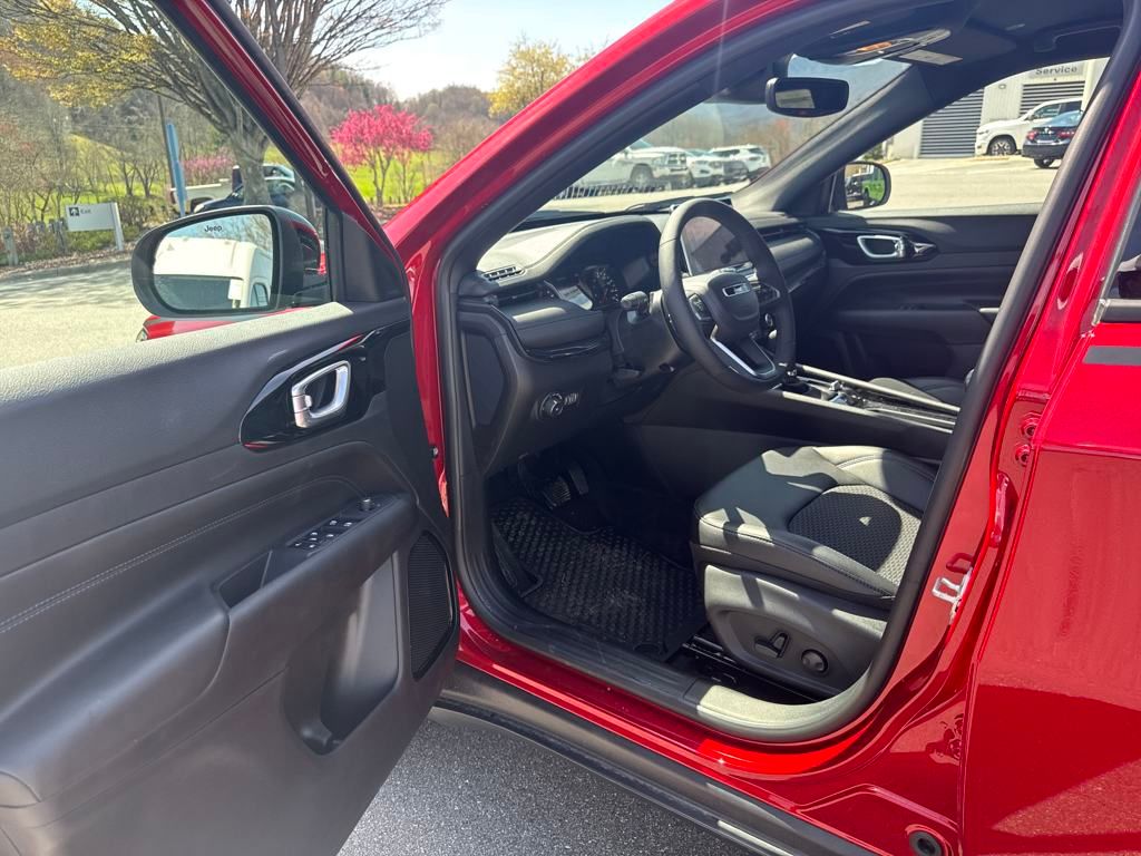 new 2025 Jeep Compass car, priced at $28,490