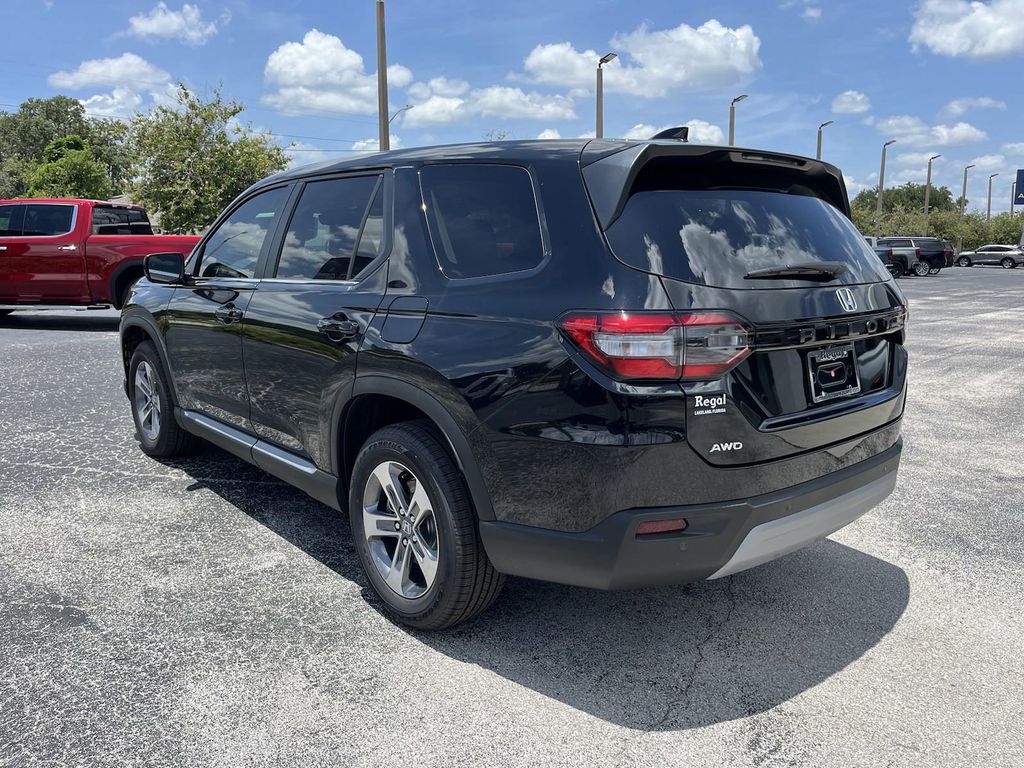 new 2025 Honda Pilot car, priced at $44,895