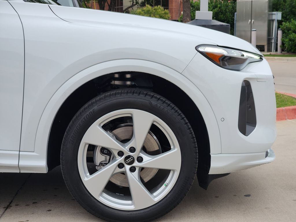 new 2025 Audi Q5 car, priced at $60,975