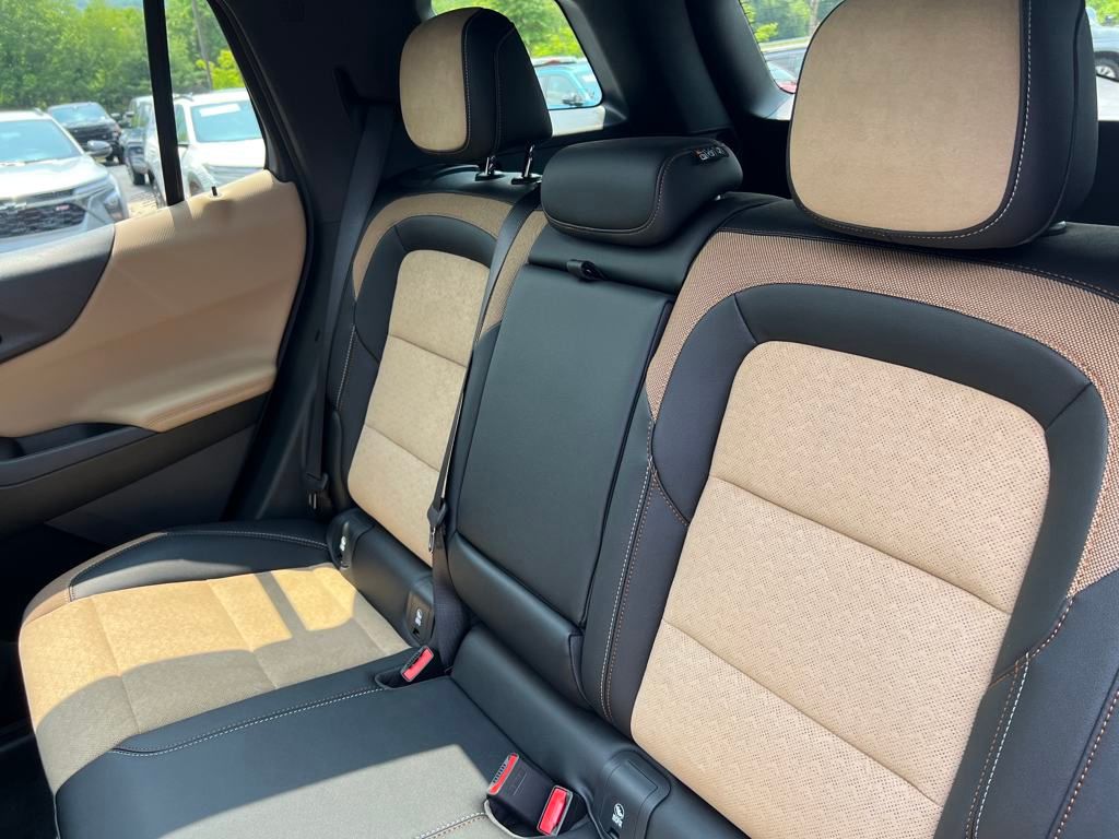 new 2025 Chevrolet Equinox car, priced at $40,370