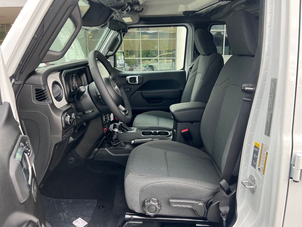 new 2025 Jeep Wrangler car, priced at $45,868