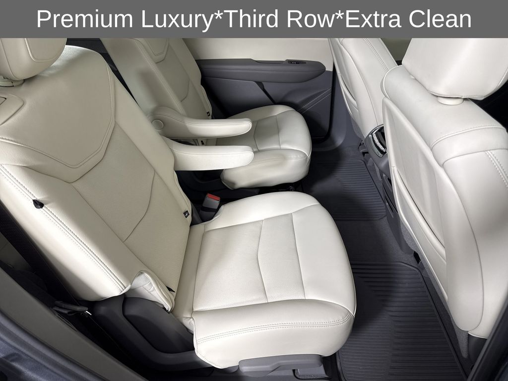 used 2022 Cadillac XT6 car, priced at $34,997