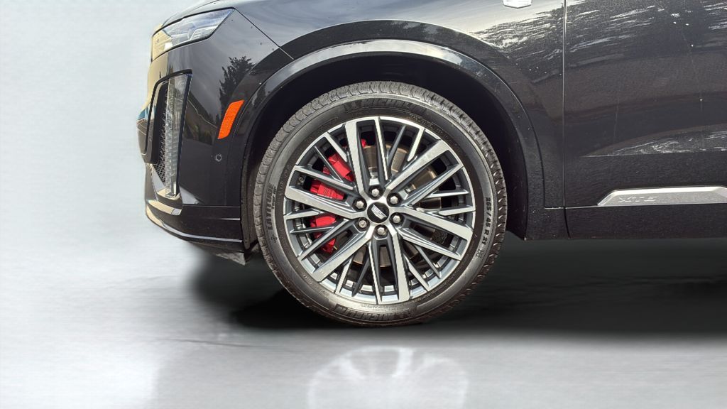 used 2022 Cadillac XT6 car, priced at $37,000