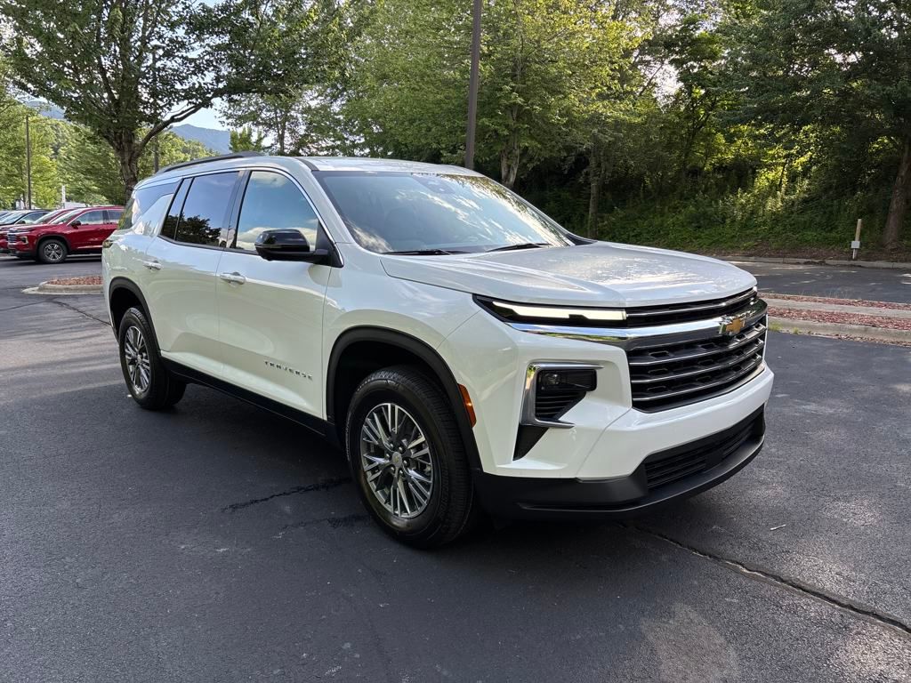 new 2025 Chevrolet Traverse car, priced at $44,695