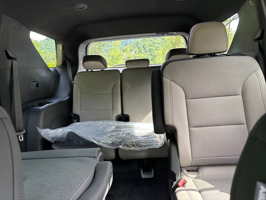new 2025 Chevrolet Traverse car, priced at $44,695
