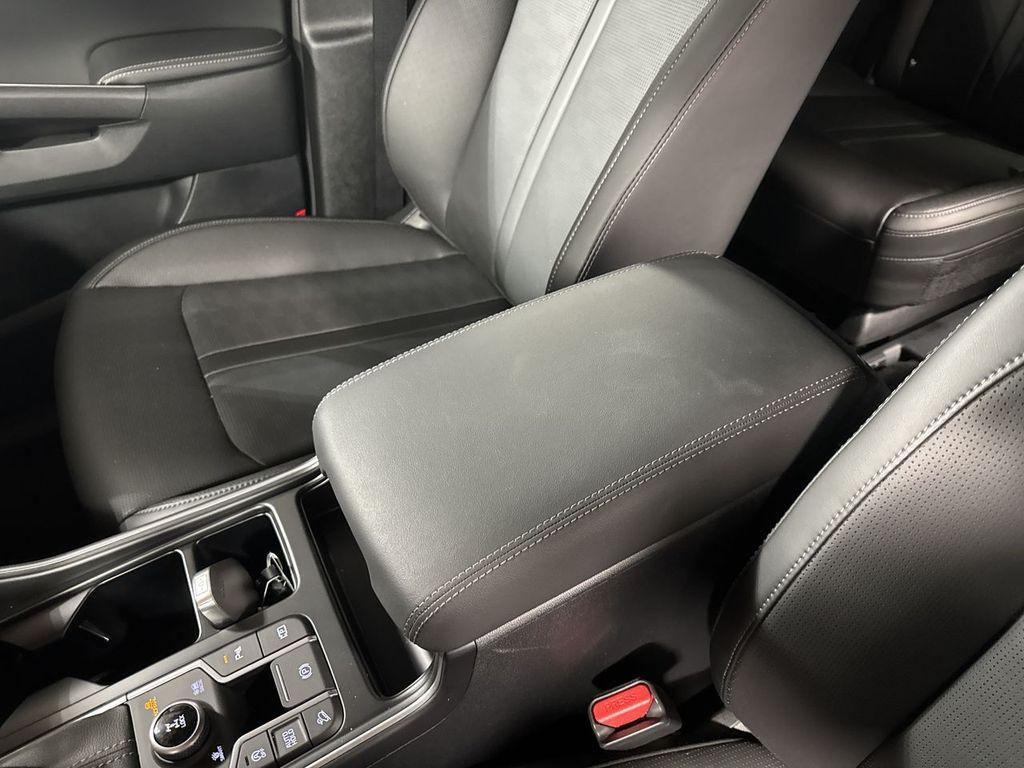 new 2025 Kia Sorento car, priced at $39,911