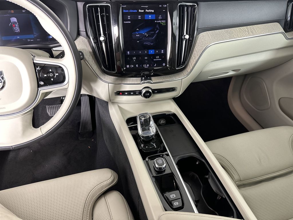 used 2022 Volvo XC60 car, priced at $36,795
