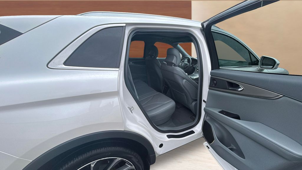 used 2019 Lincoln Nautilus car, priced at $23,000