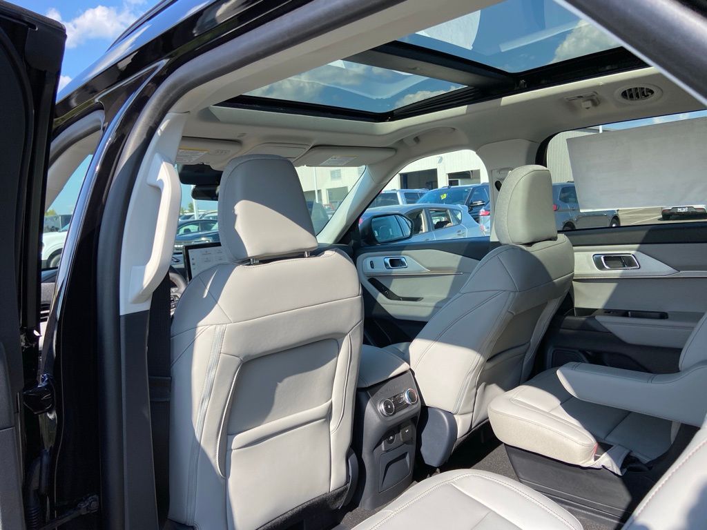 new 2025 Ford Explorer car, priced at $46,008