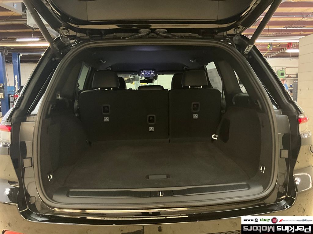 new 2025 Jeep Grand Cherokee car, priced at $66,005