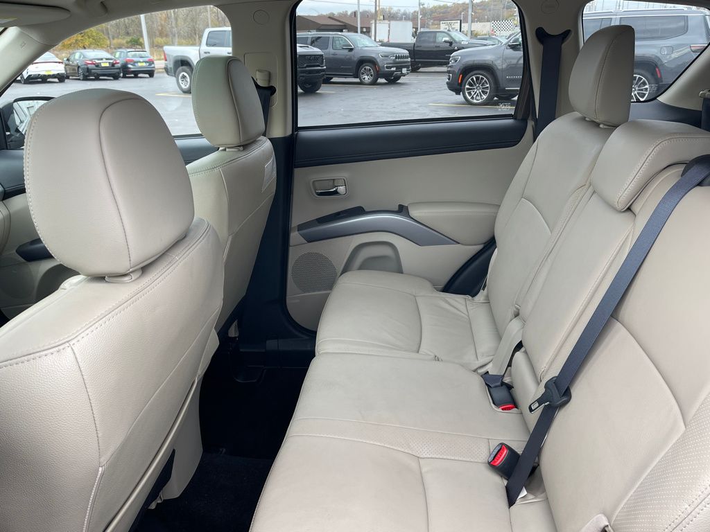 used 2013 Mitsubishi Outlander car, priced at $11,095