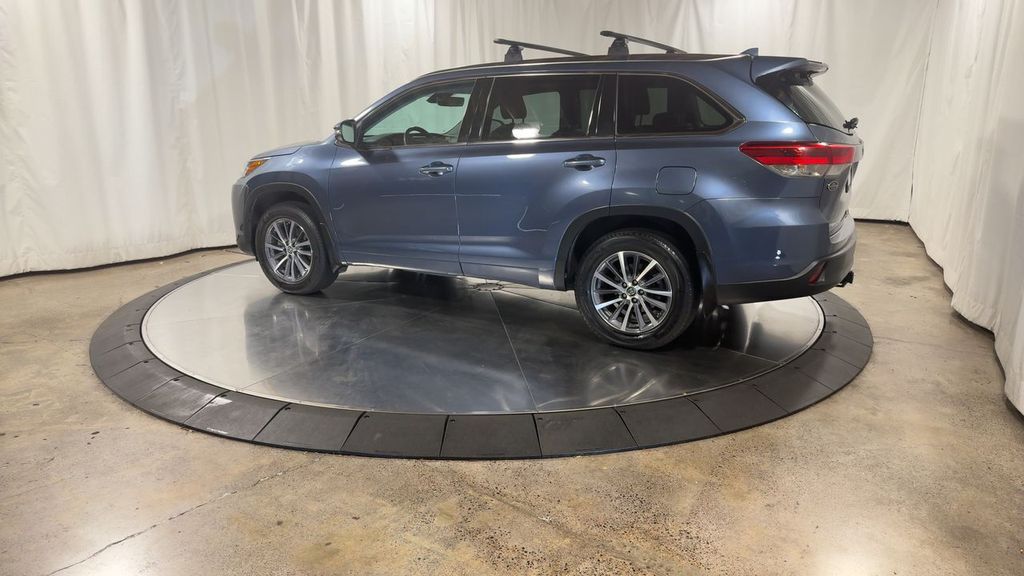 used 2018 Toyota Highlander car, priced at $23,700