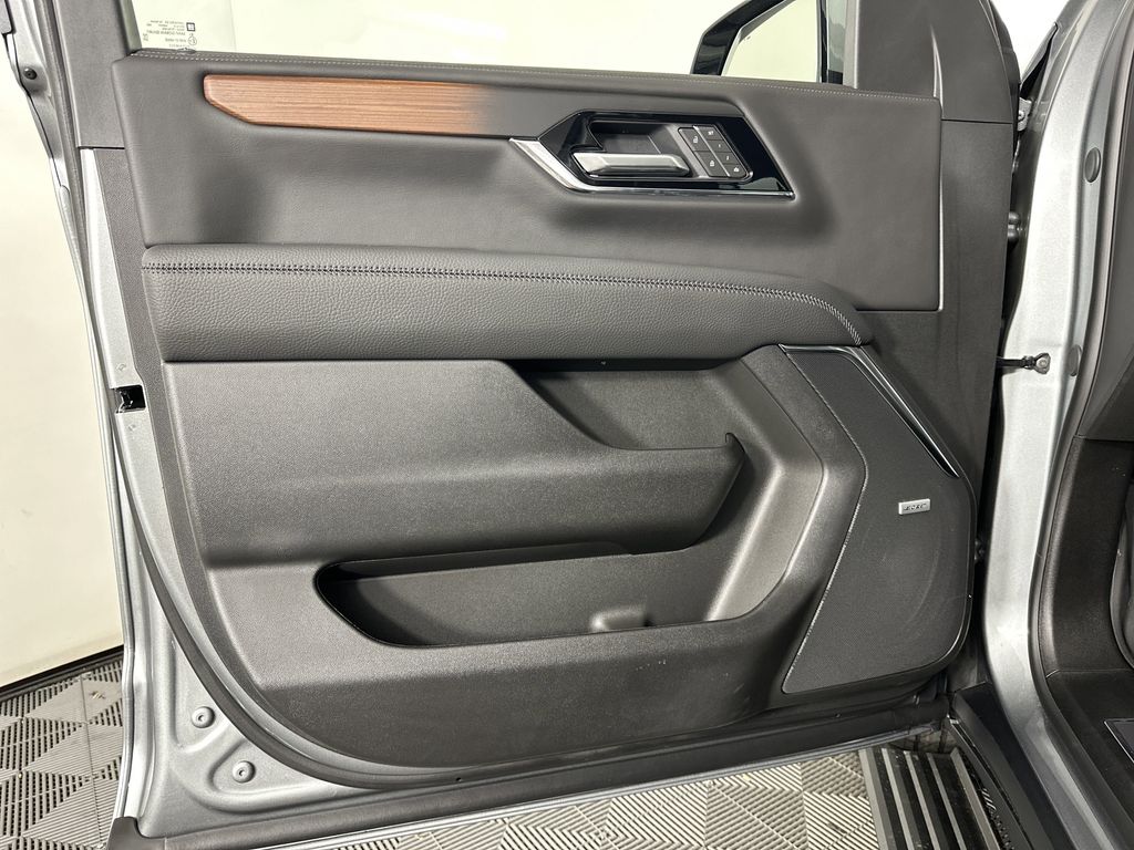 new 2025 GMC Yukon XL car, priced at $98,644