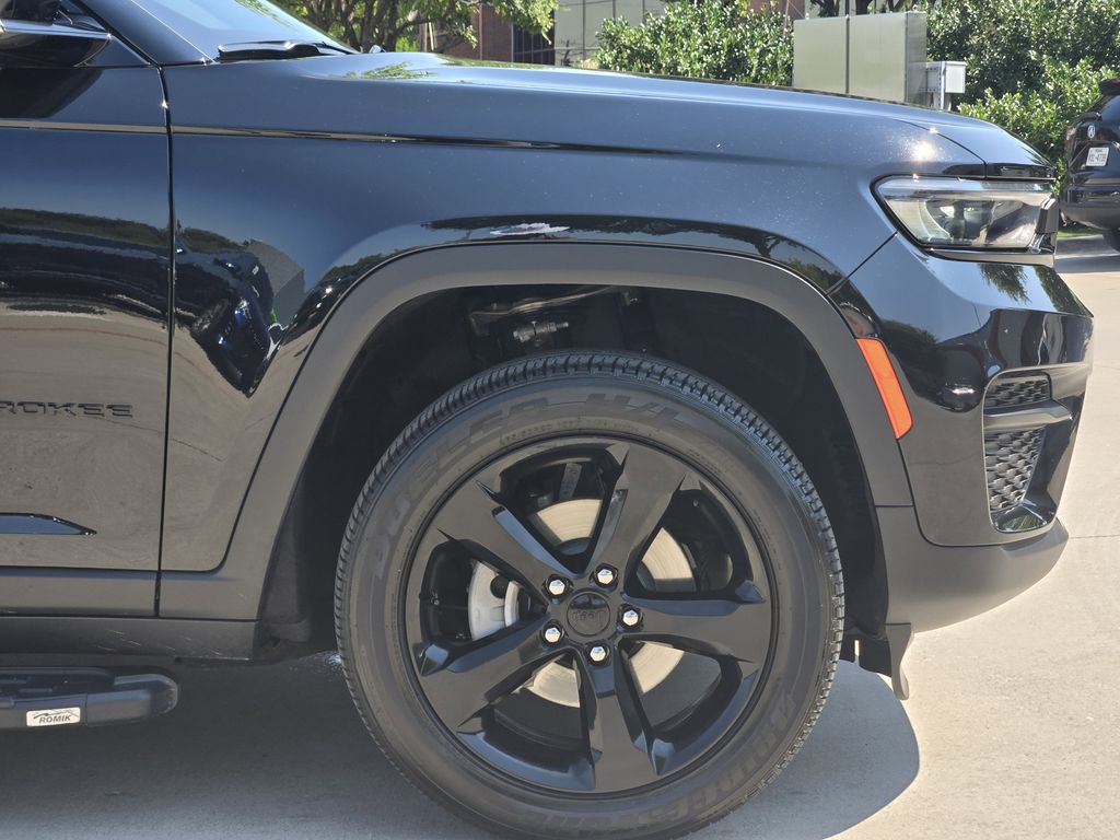 used 2025 Jeep Grand Cherokee car, priced at $35,695