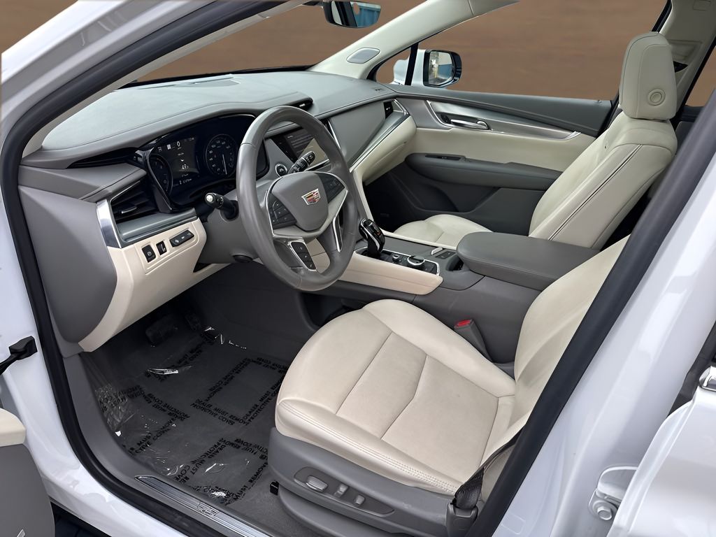 used 2023 Cadillac XT5 car, priced at $32,950