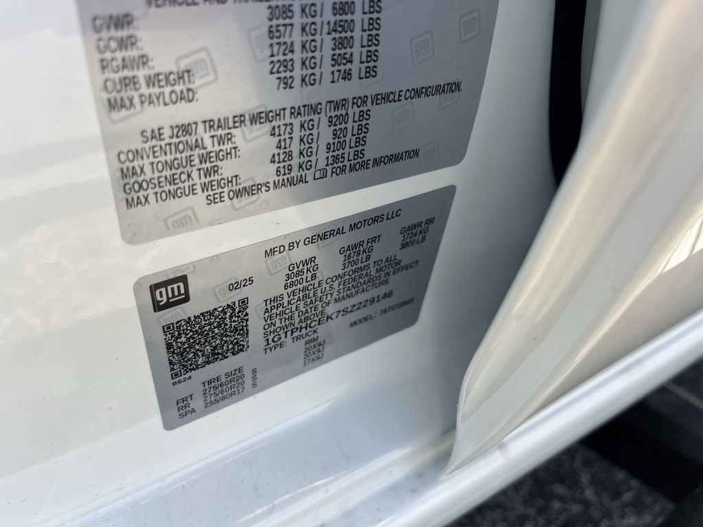 new 2025 GMC Sierra 1500 car, priced at $50,282