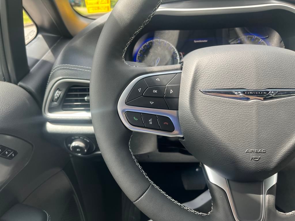 new 2025 Chrysler Pacifica car, priced at $43,527