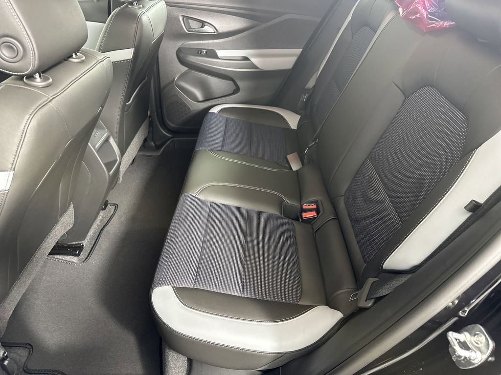 new 2025 Buick Envista car, priced at $25,785