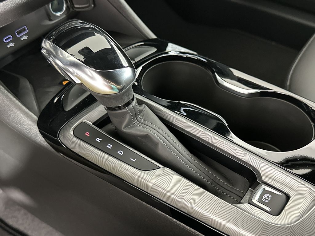 new 2025 Buick Envista car, priced at $29,869