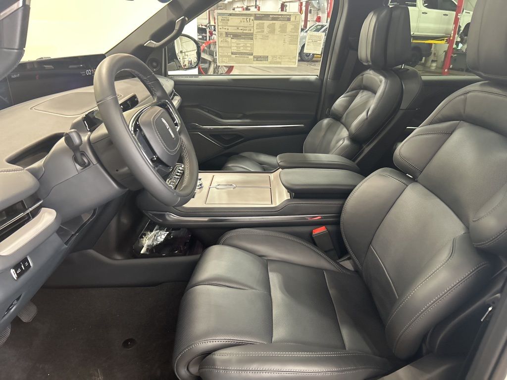 new 2025 Lincoln Navigator car, priced at $110,535