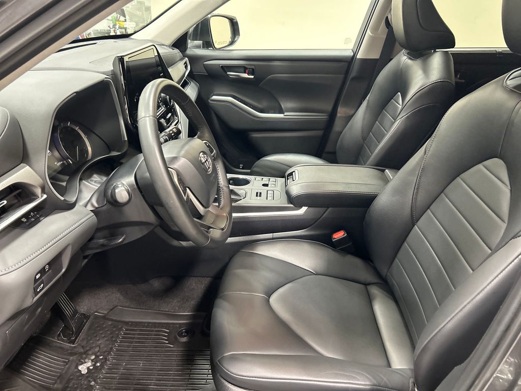 used 2023 Toyota Highlander car, priced at $42,455