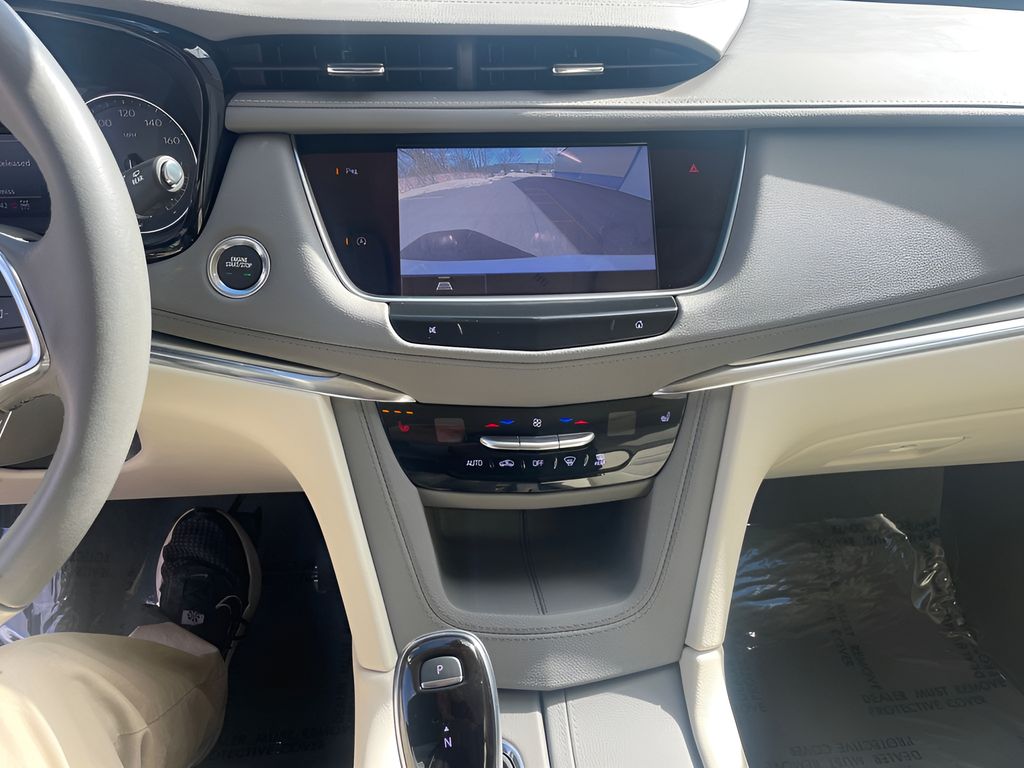 used 2022 Cadillac XT5 car, priced at $37,500