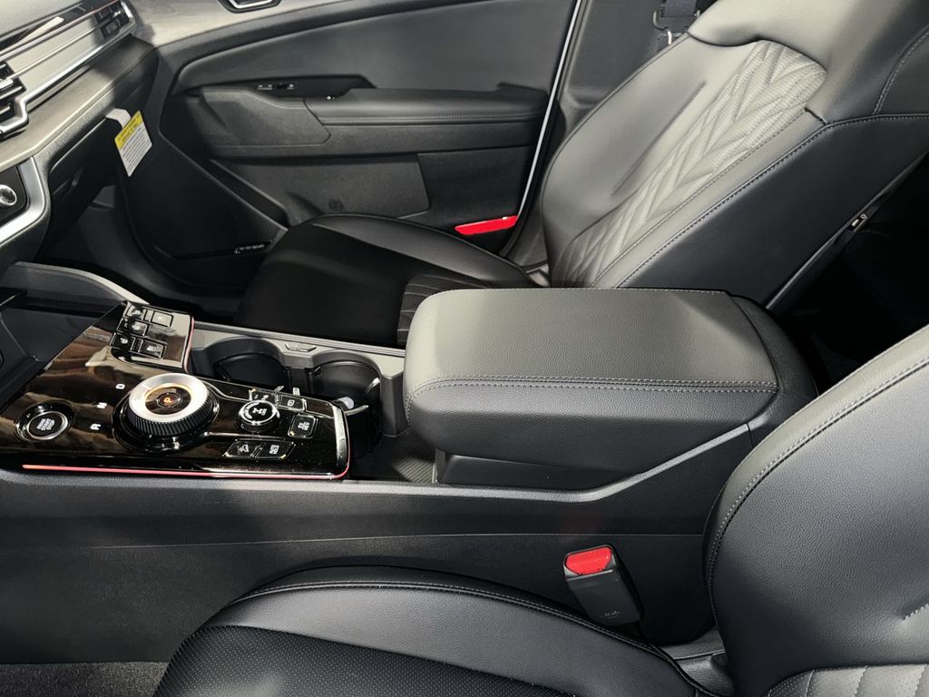 new 2025 Kia Sportage Plug-In Hybrid car, priced at $45,425
