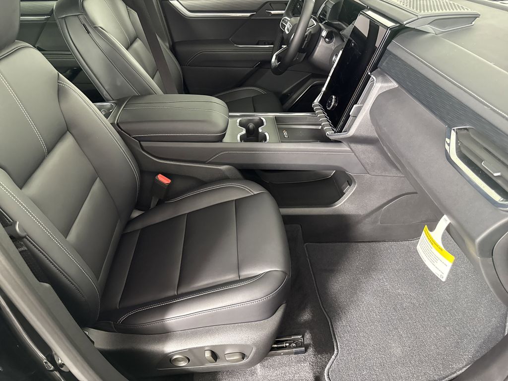 new 2025 GMC Acadia car, priced at $42,724
