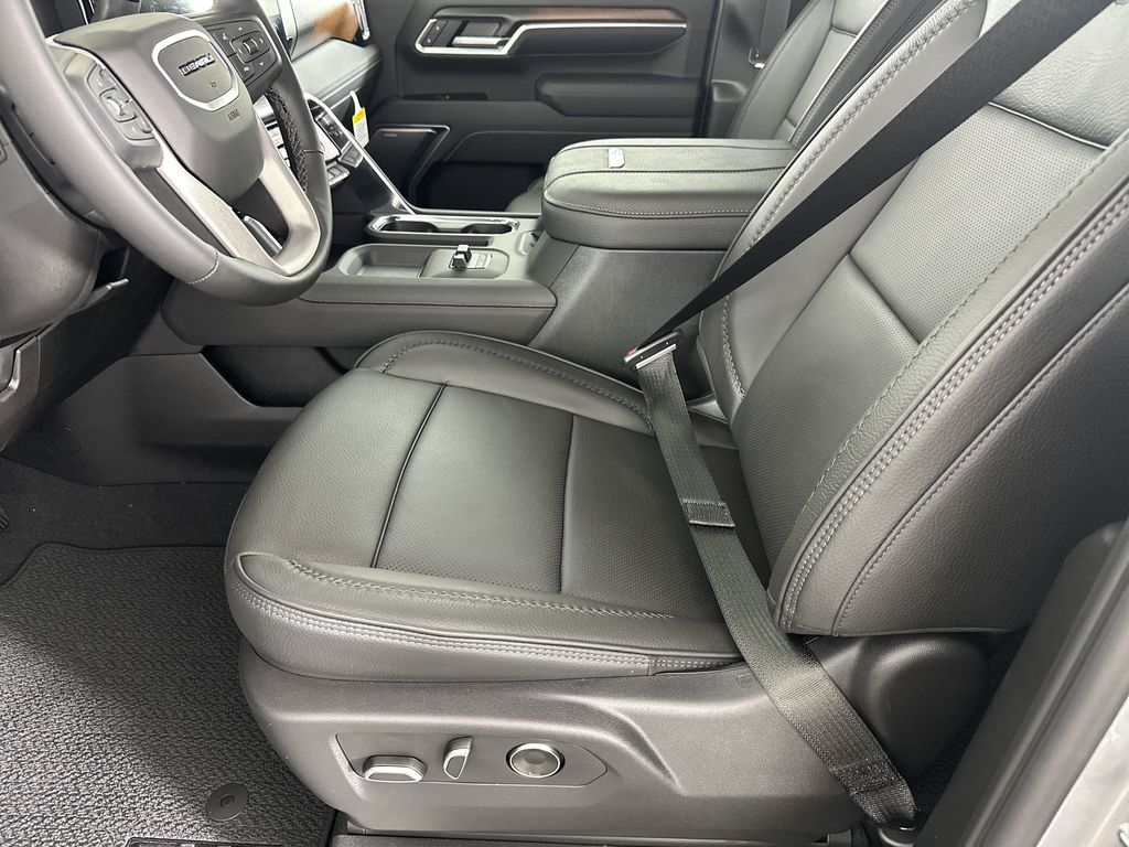 new 2025 GMC Sierra 2500HD car, priced at $86,034