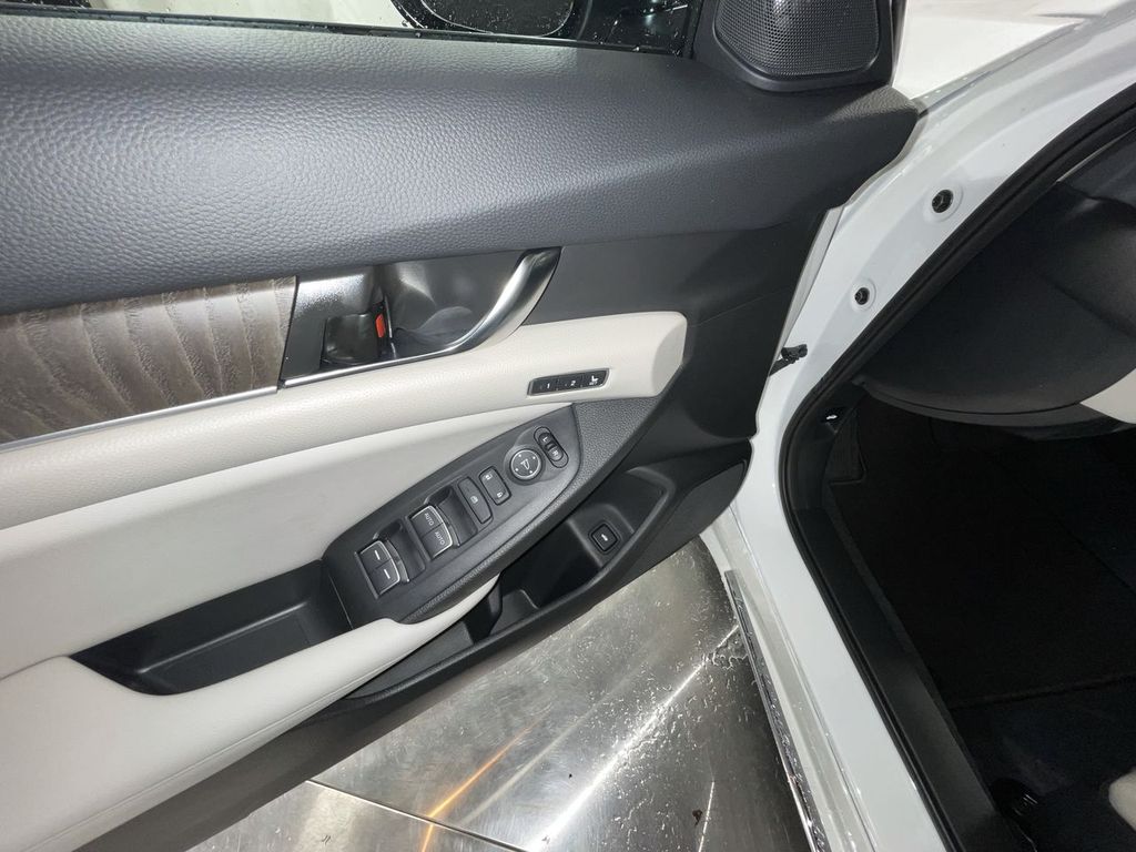 used 2022 Honda Accord Hybrid car, priced at $28,500