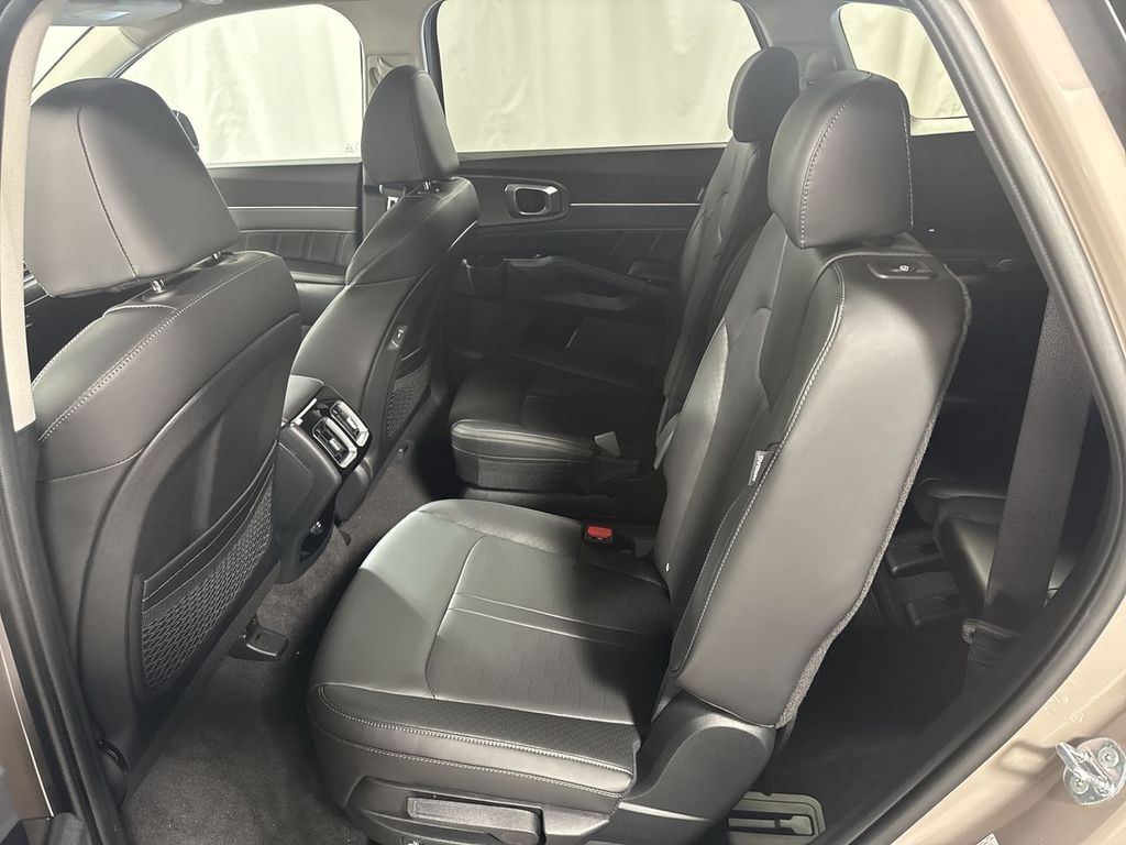 new 2025 Kia Sorento car, priced at $43,314