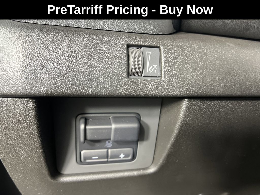 new 2025 GMC Canyon car, priced at $45,095