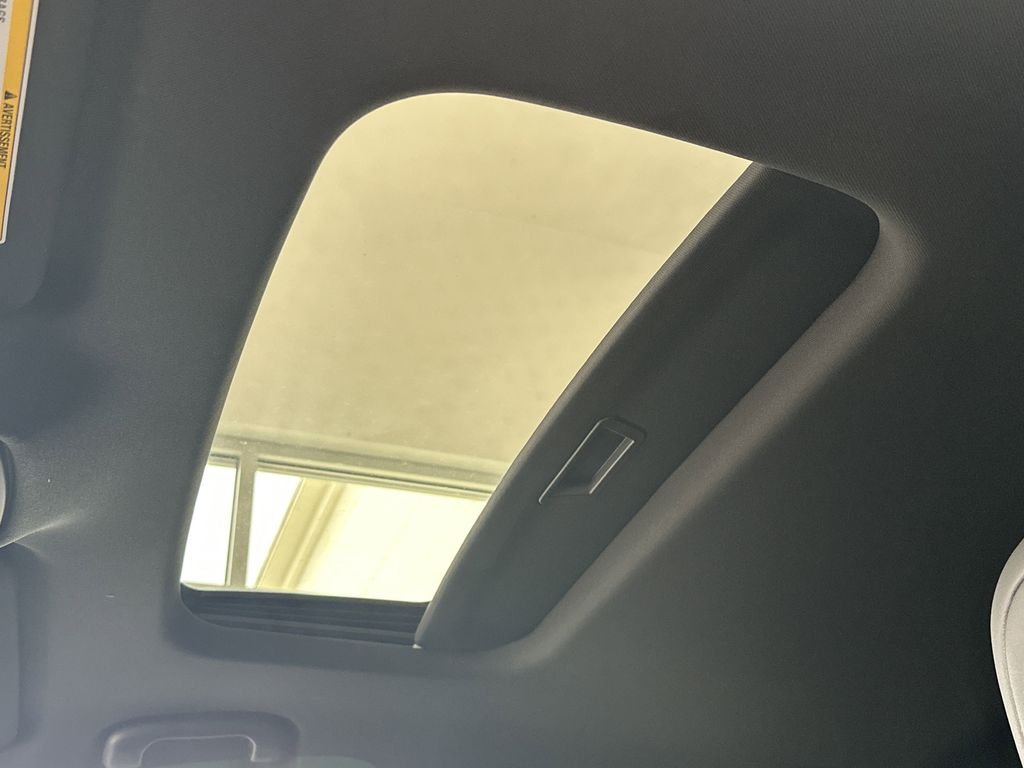 new 2025 Buick Envista car, priced at $31,585