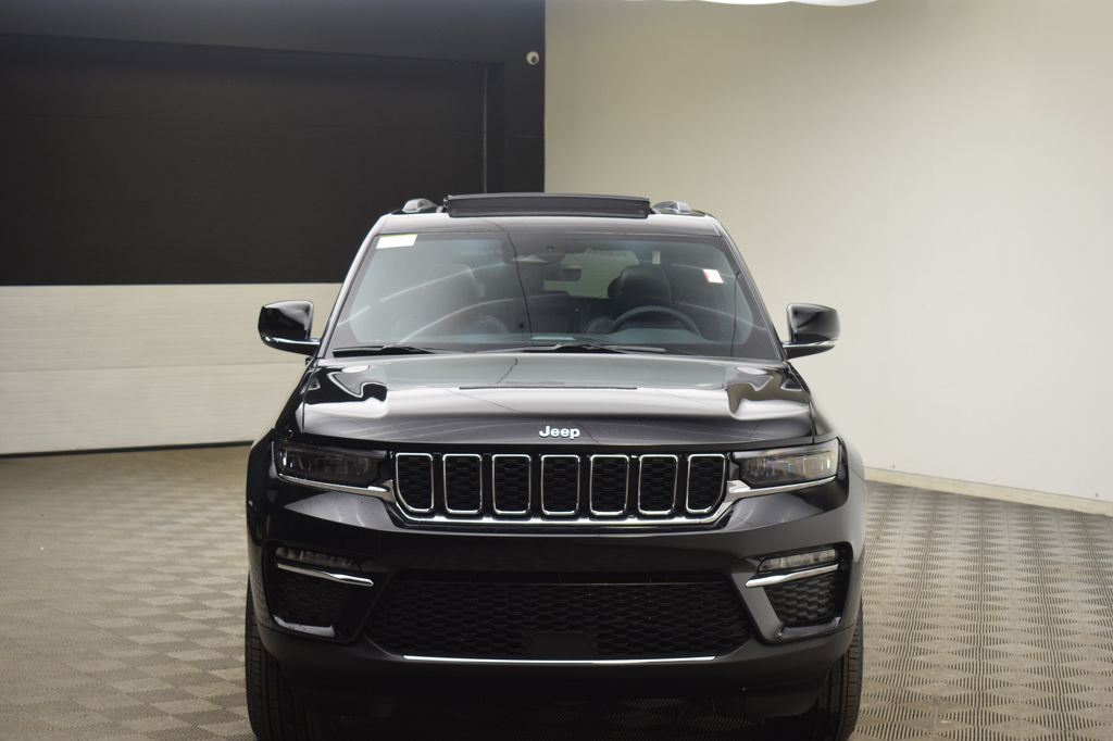 new 2025 Jeep Grand Cherokee car, priced at $52,304