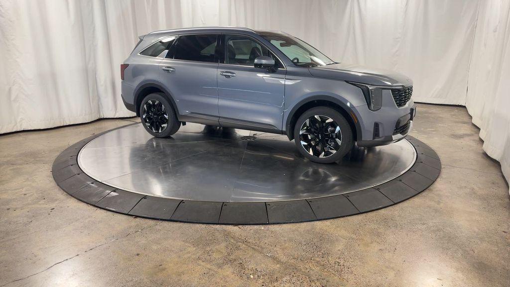 new 2025 Kia Sorento car, priced at $39,911