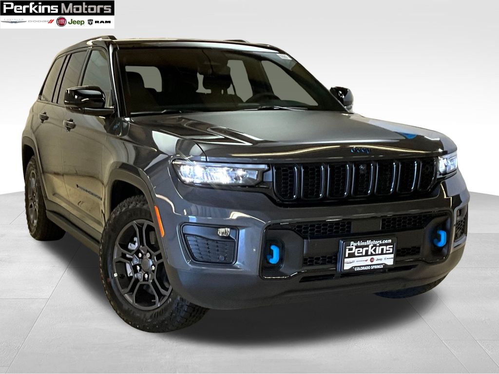 new 2025 Jeep Grand Cherokee car, priced at $66,005