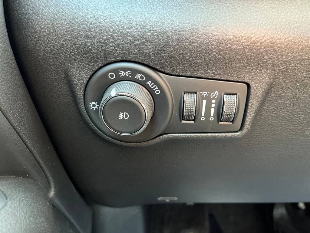 new 2025 Jeep Compass car, priced at $28,990
