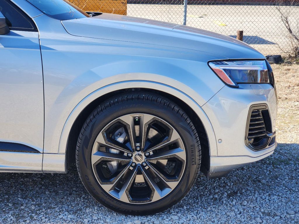 new 2025 Audi Q7 car, priced at $92,350