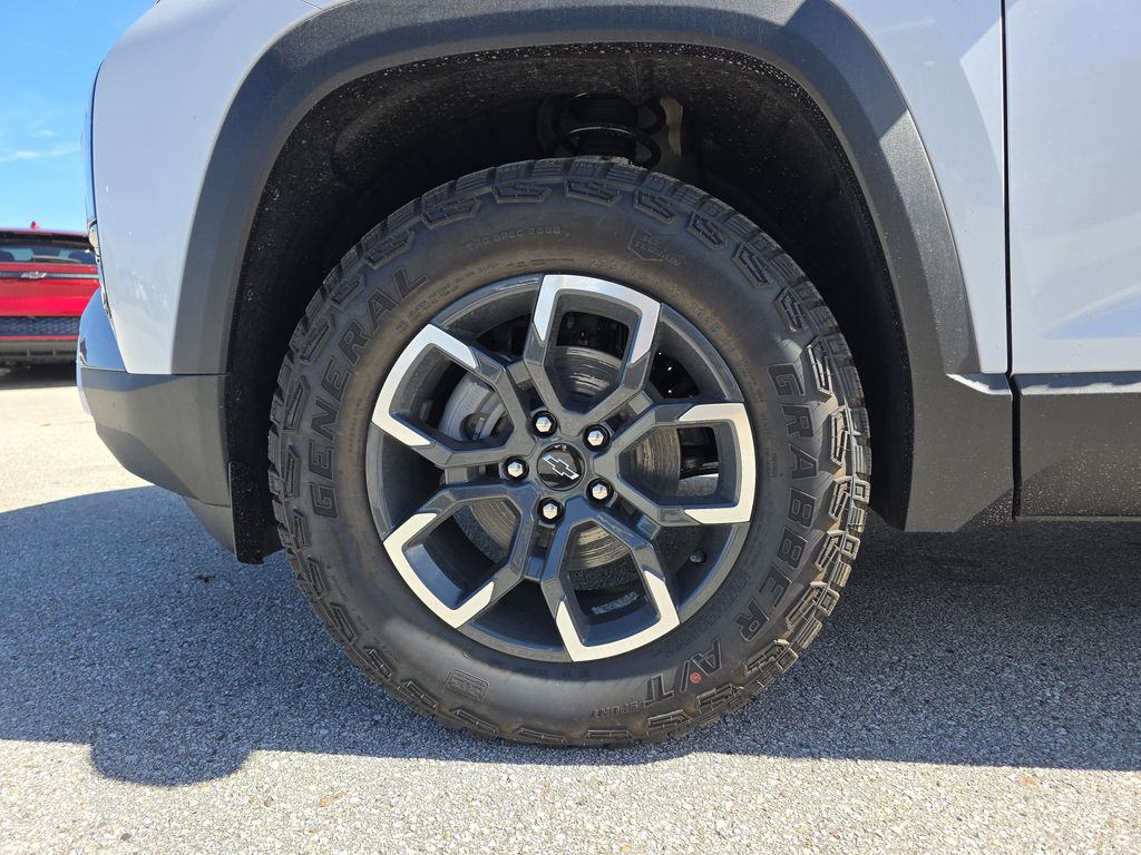 new 2026 Chevrolet Equinox car, priced at $31,895