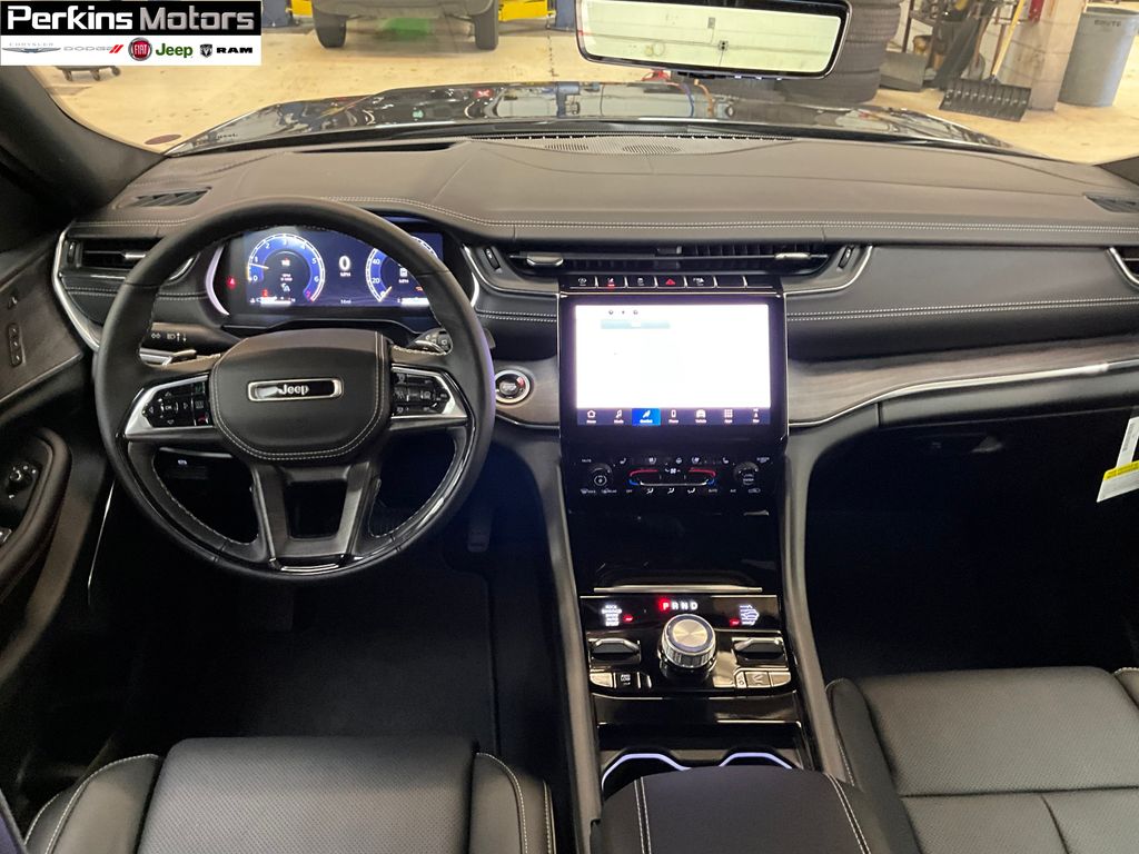 new 2025 Jeep Grand Cherokee car, priced at $59,841