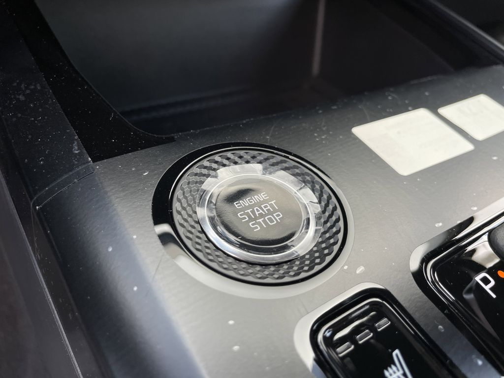 new 2025 Kia Niro car, priced at $32,903