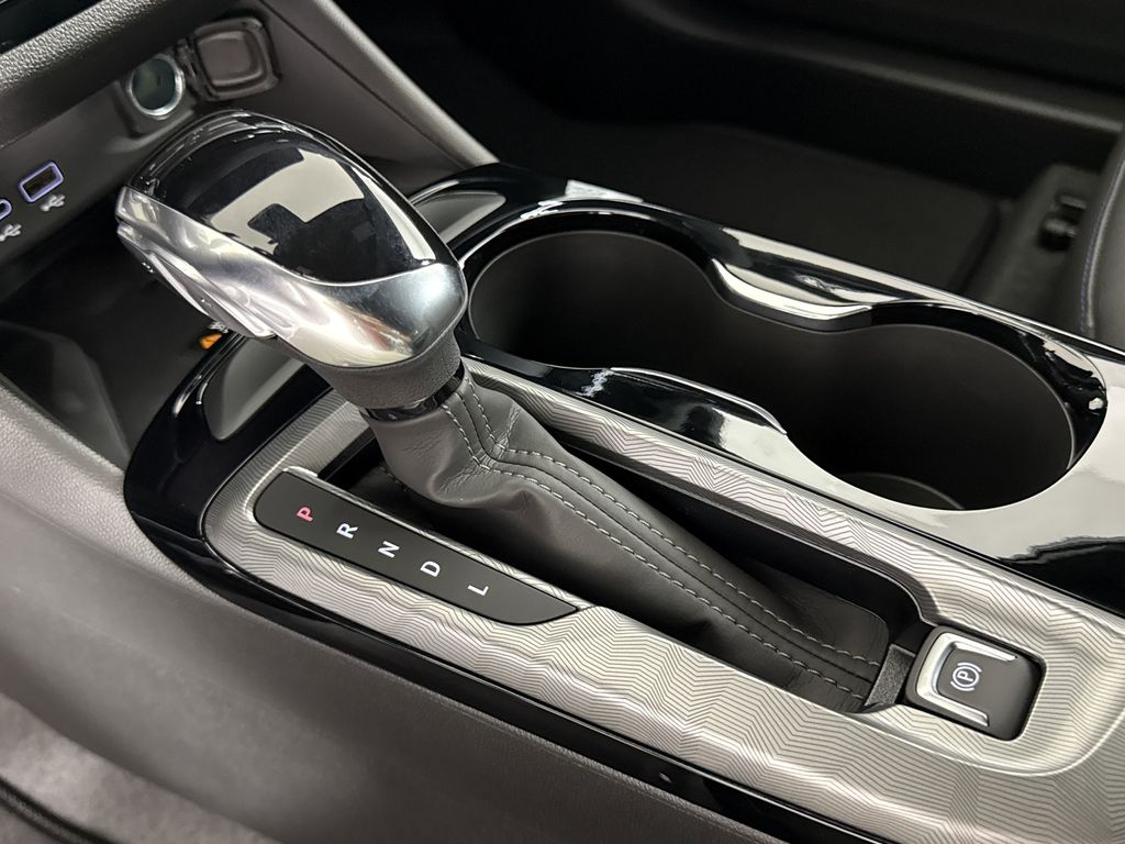 new 2025 Buick Envista car, priced at $29,075