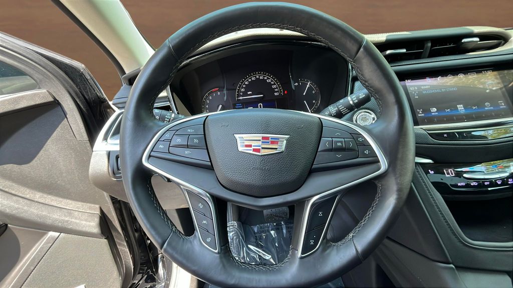 used 2017 Cadillac XT5 car, priced at $17,250