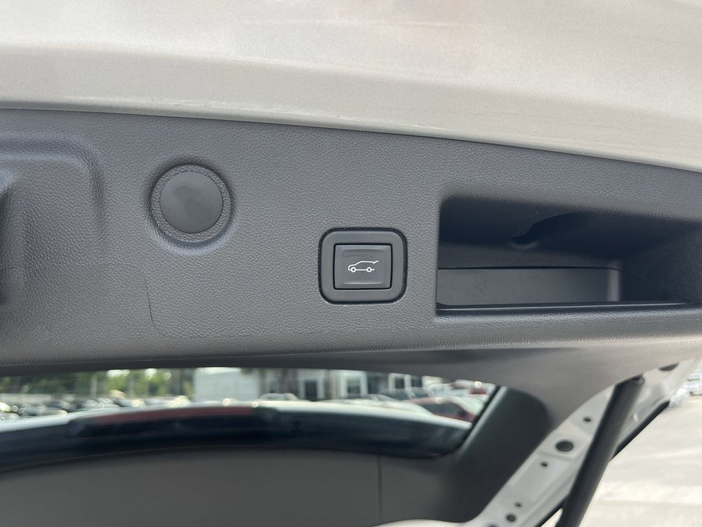 used 2022 Chevrolet Equinox car, priced at $20,991