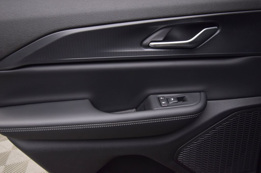 new 2025 Jeep Grand Cherokee car, priced at $40,288