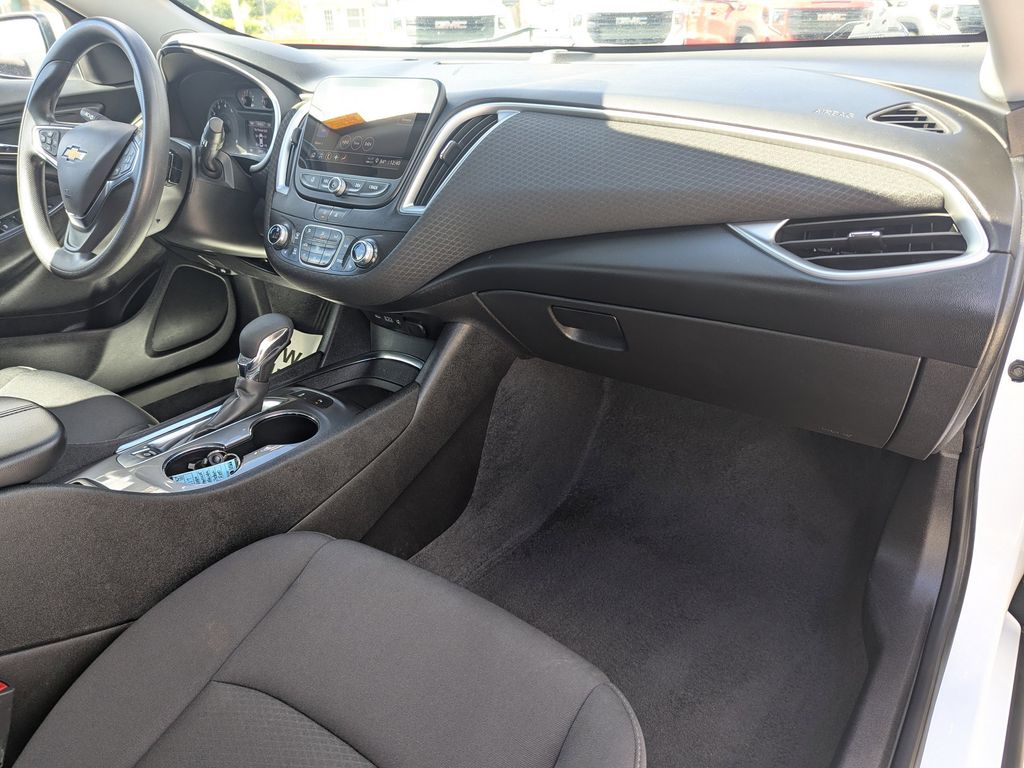 used 2024 Chevrolet Malibu car, priced at $17,994