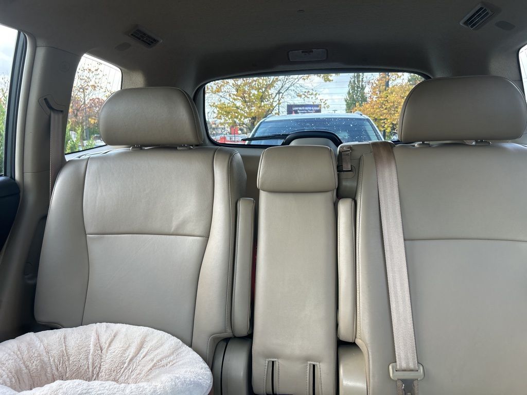 used 2013 Toyota Highlander car, priced at $14,992