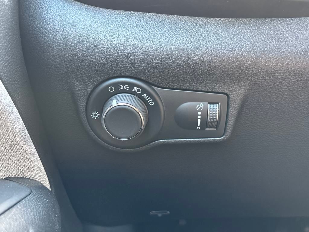 new 2025 Jeep Compass car, priced at $26,990