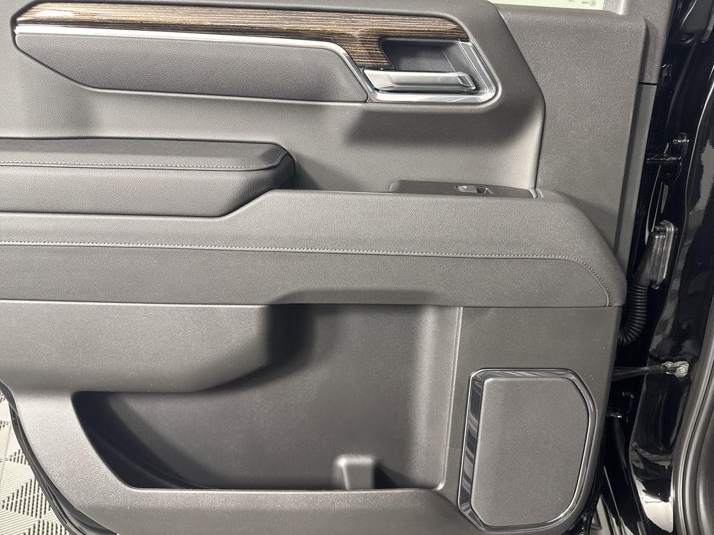new 2025 GMC Sierra 1500 car, priced at $60,424